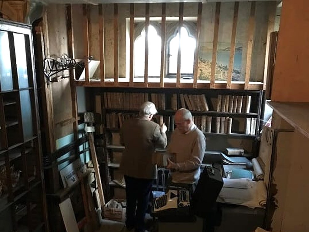 The Kidson-Trigg team clearing the Old Chapel at Faringdon House